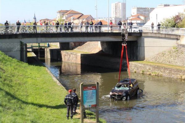 Levage_Depannage_Grue_70T_Canal_Roanne_080417E