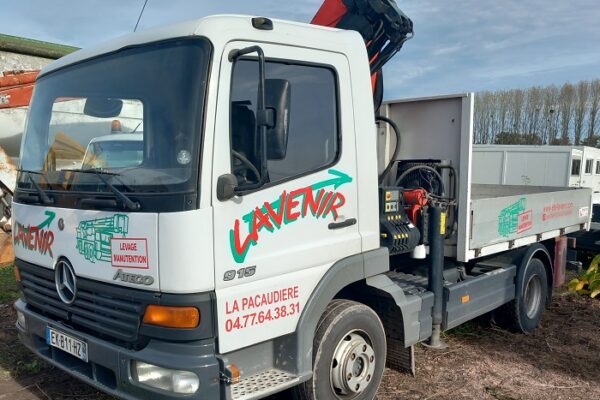 Levage_Manutention_Demenagements_Industriels_Lavenir_Mercedes_Plateau_Grue_4x2_A
