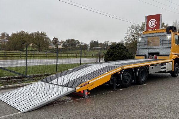 Levage_Manutention_Demenagements_Industriels_Lavenir_Mercedes_Porte_materiel_6x2_D